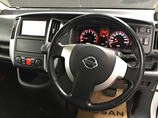 NISSAN SERENA 2009