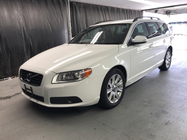 VOLVO V70 2010