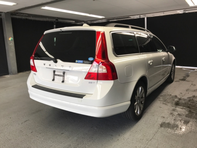 VOLVO V70 2010