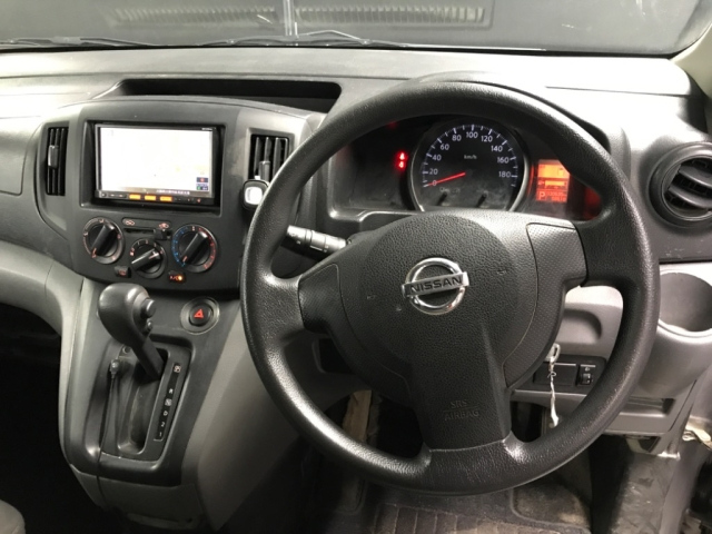 NISSAN NV200 2018