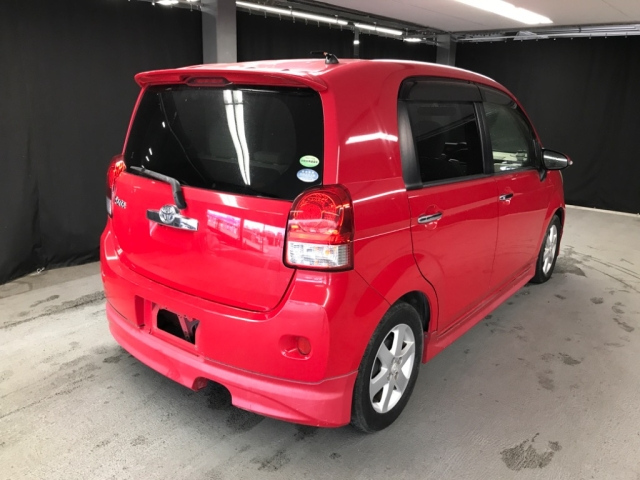 TOYOTA PORTE 2013