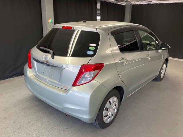 TOYOTA VITZ 2013