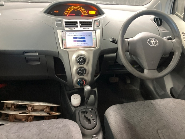 TOYOTA VITZ 2008