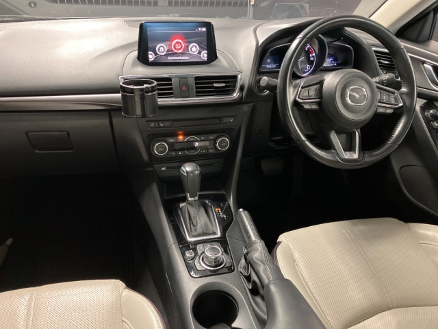 MAZDA AXELA 2017