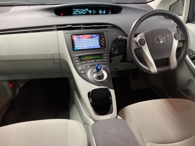 TOYOTA PRIUS 2011