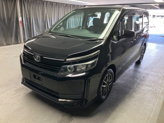 TOYOTA VOXY 2016