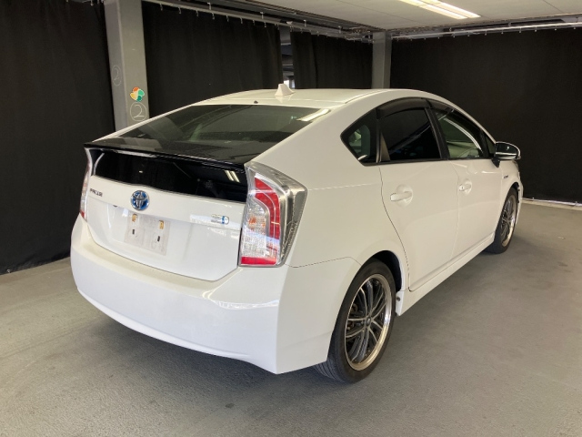TOYOTA PRIUS 2012