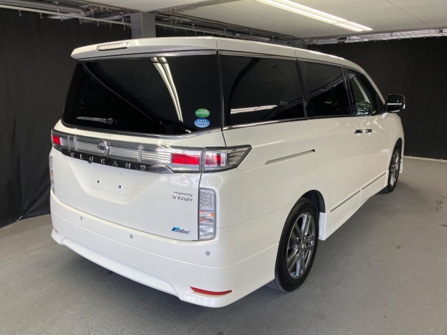 NISSAN ELGRAND 2013
