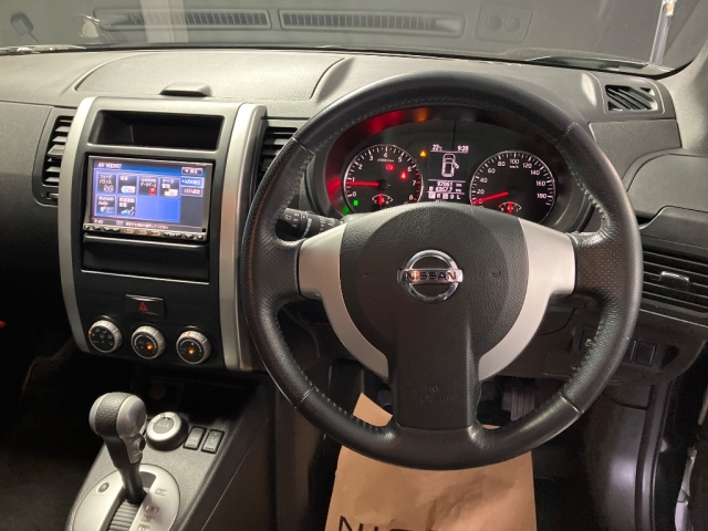 NISSAN X-TRAIL 2011