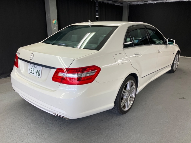 MERCEDES BENZ E CLASS 2011