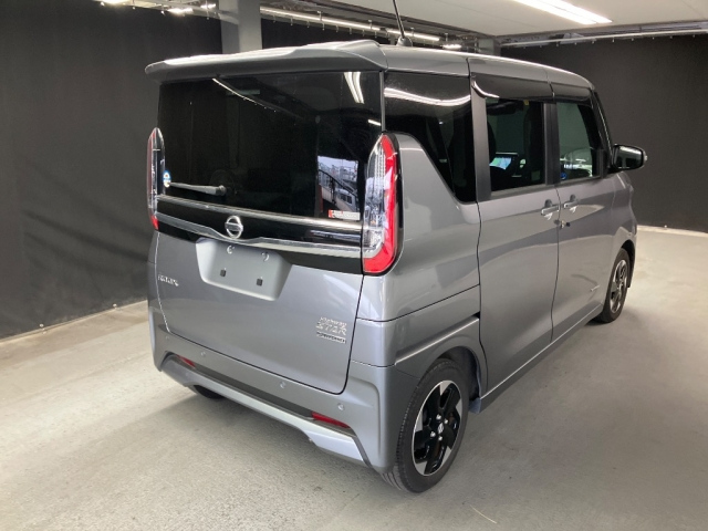 NISSAN ROOX 2023