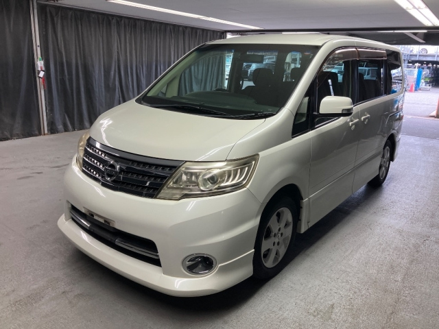 NISSAN SERENA 2010