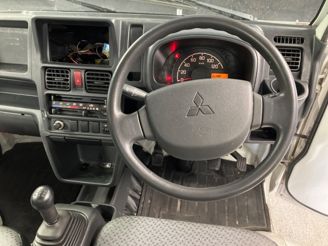 MITSUBISHI MINICAB TRUCK 2015