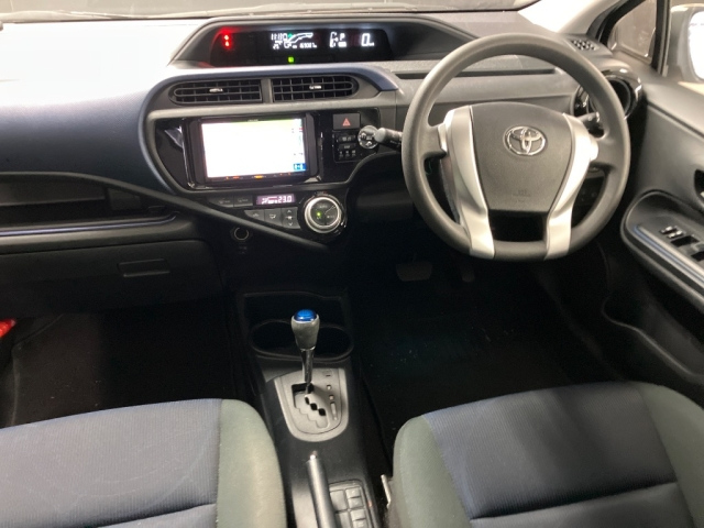TOYOTA AQUA 2016