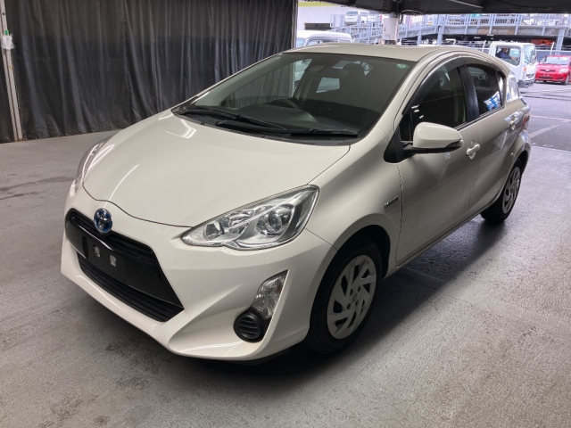 TOYOTA AQUA 2016