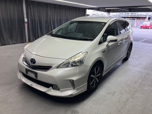 TOYOTA PRIUS ALPHA 2012