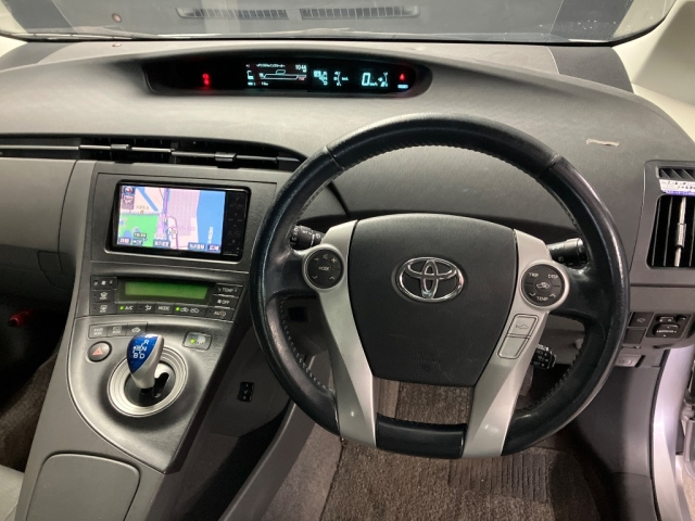 TOYOTA PRIUS 2011