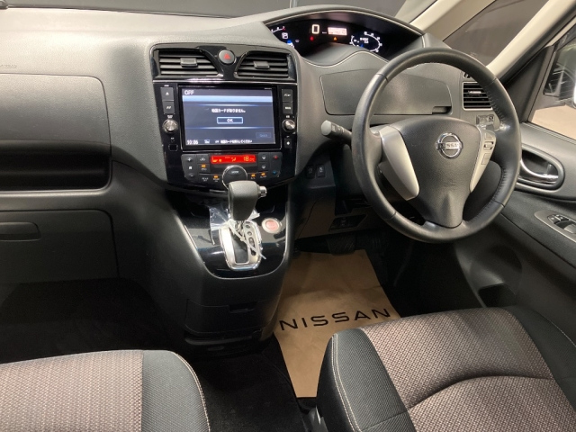 NISSAN SERENA 2014