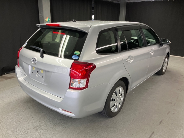 TOYOTA COROLLA FIELDER 2013