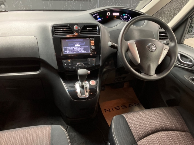 NISSAN SERENA 2014