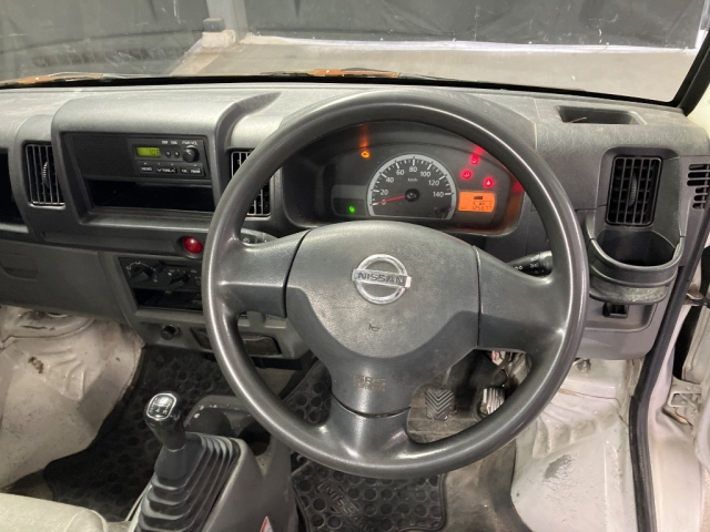 NISSAN CLIPPER TRUCK 2010