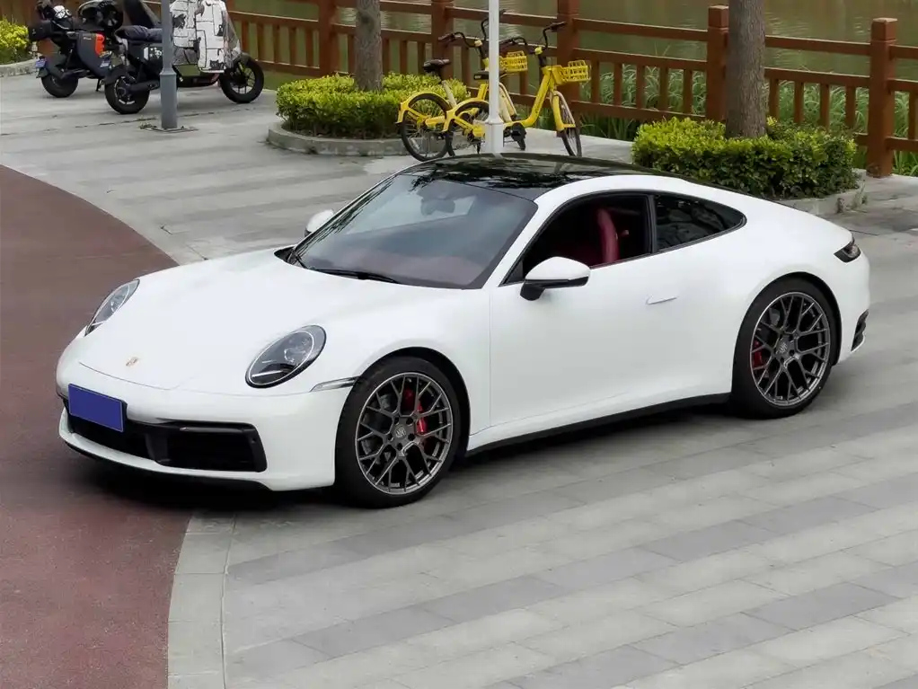 PORSCHE 911