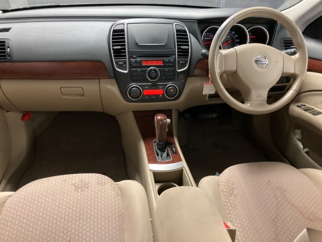 NISSAN SYLPHY 2011