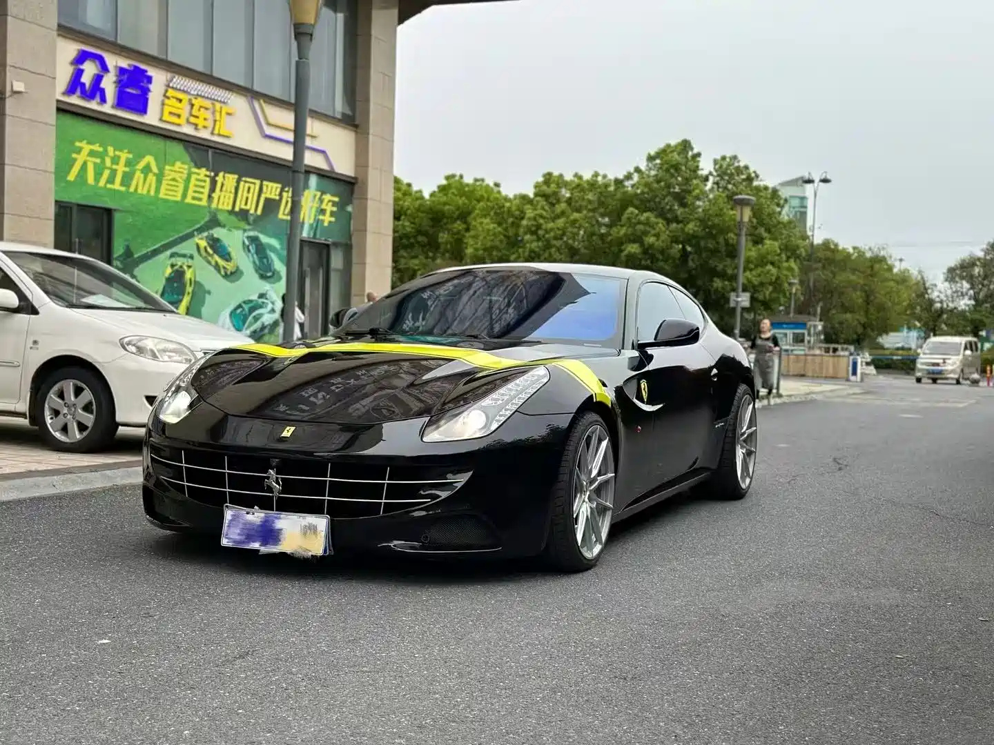 FERRARI FF