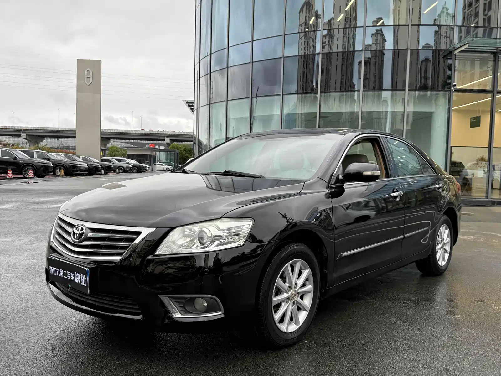 TOYOTA CAMRY