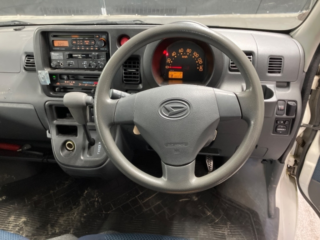 DAIHATSU HIJET VAN 2010