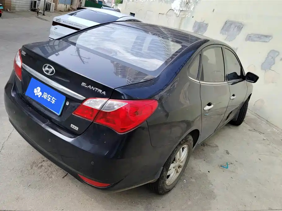 HYUNDAI CELESTA 2011