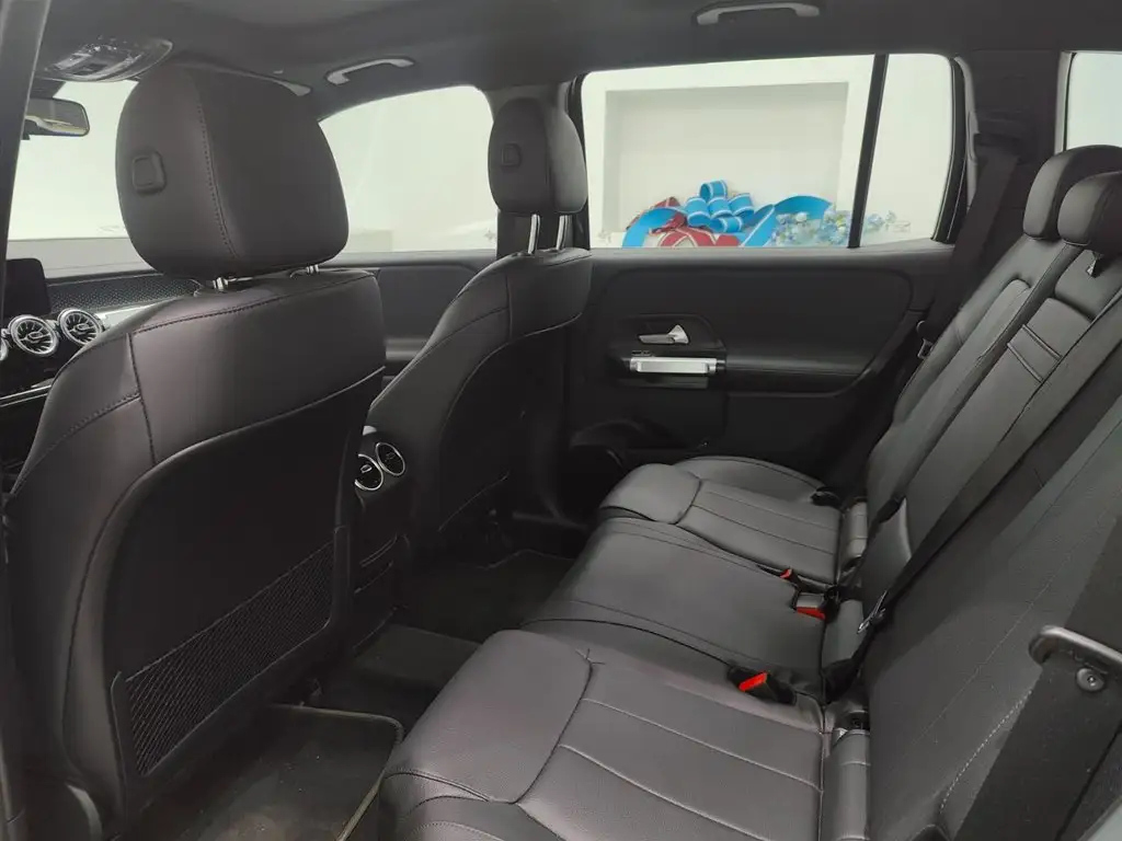MERCEDES BENZ GLB 2023