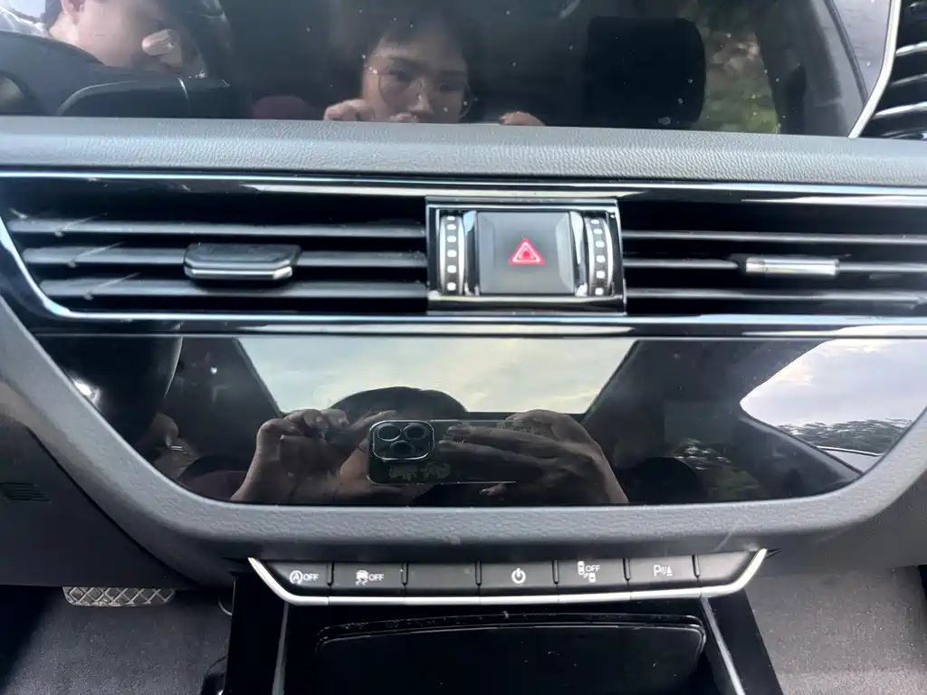 HONGQI HS5 2022