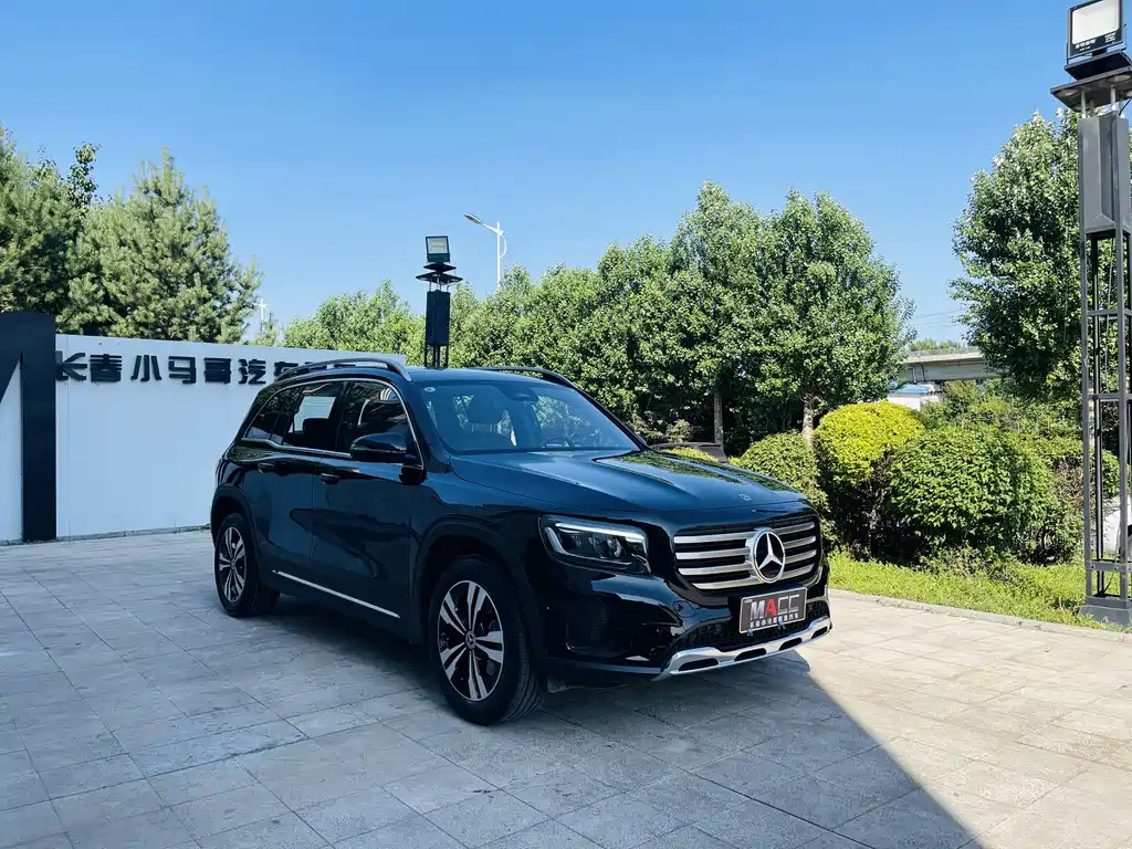 MERCEDES BENZ GLB 2024