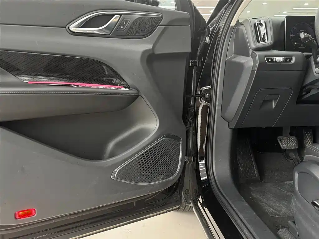 HONGQI HS3 PHEV 2024