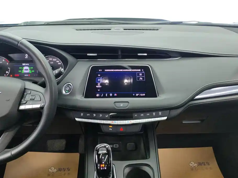 CADILLAC XT4 2022