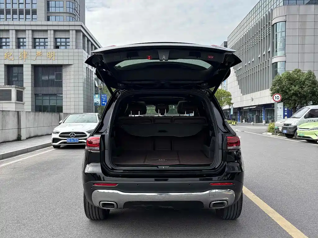 MERCEDES BENZ GLB 2023