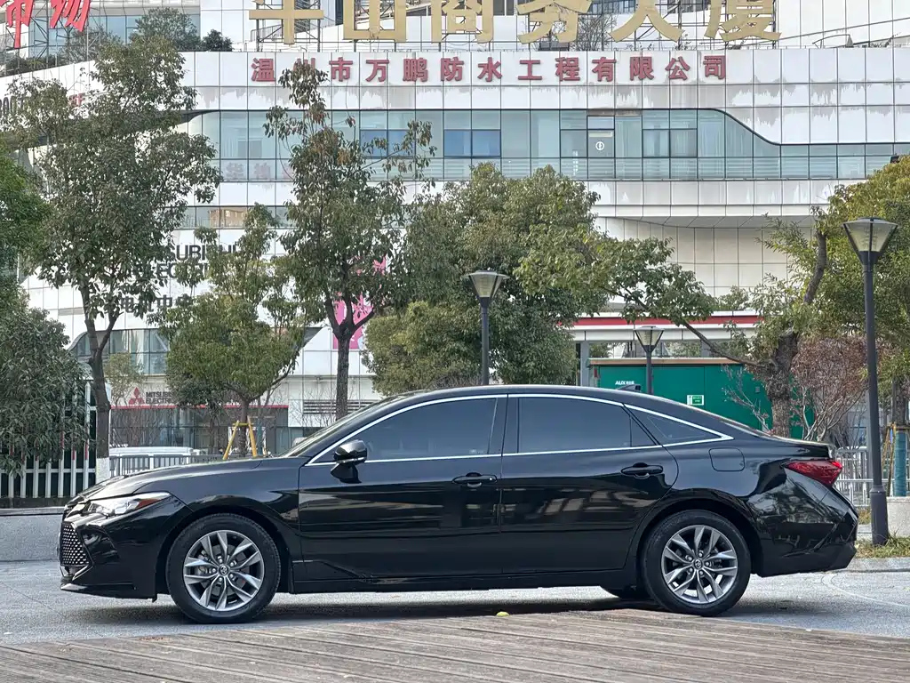TOYOTA AVALON 2020