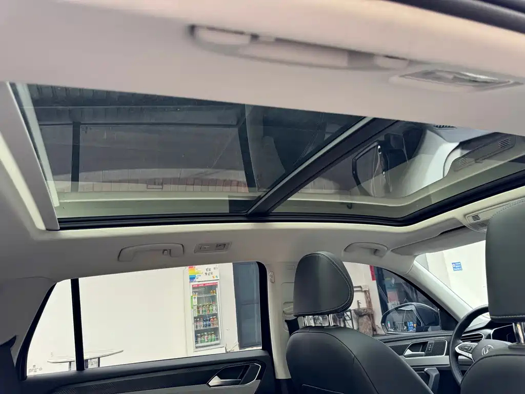 VOLKSWAGEN TAYRON 2023