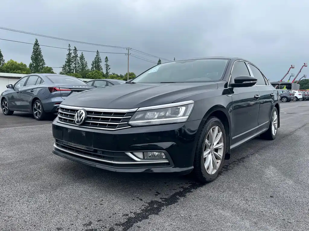 VOLKSWAGEN PASSAT 2017