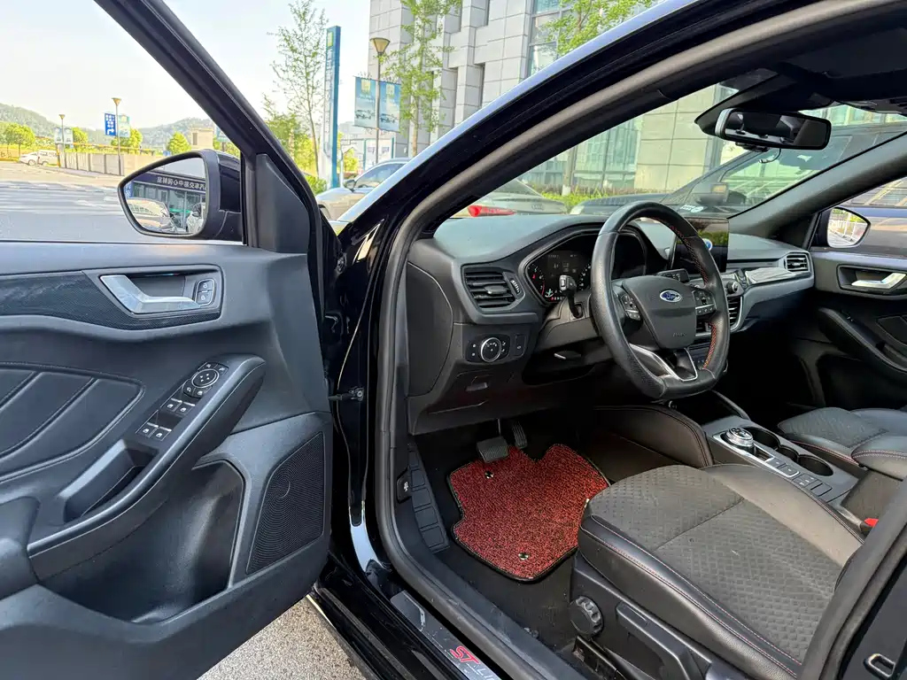 FORD FOCUS 2020
