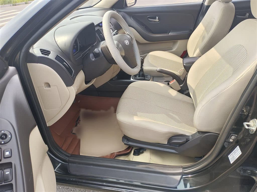 HYUNDAI CELESTA 2015
