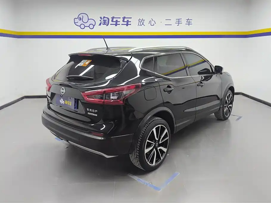 NISSAN QASHQAI 2019