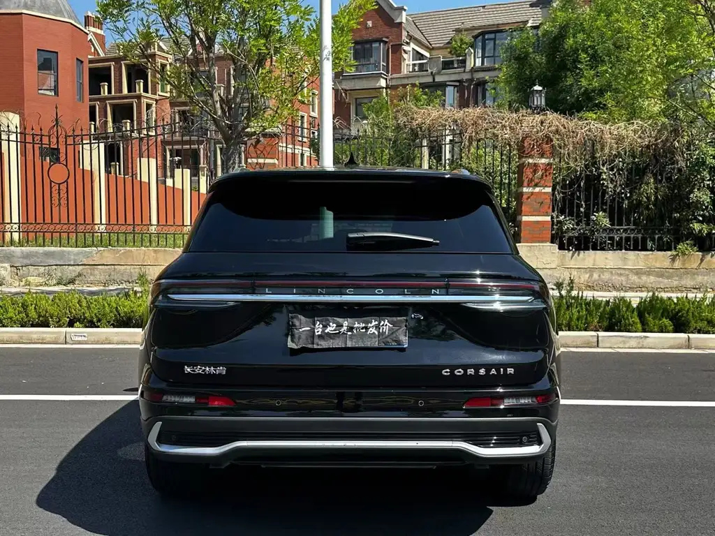 LINCOLN ADVENTURER 2024