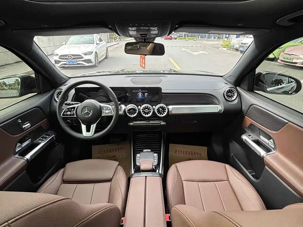 MERCEDES BENZ GLB 2023