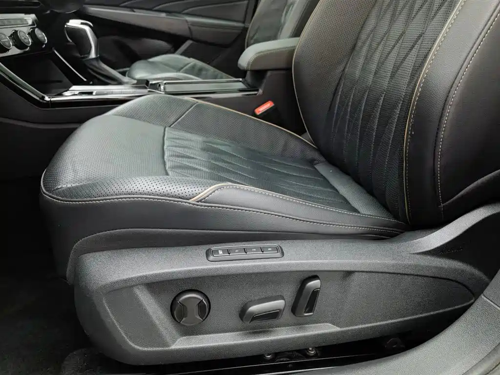 VOLKSWAGEN PASSAT 2019