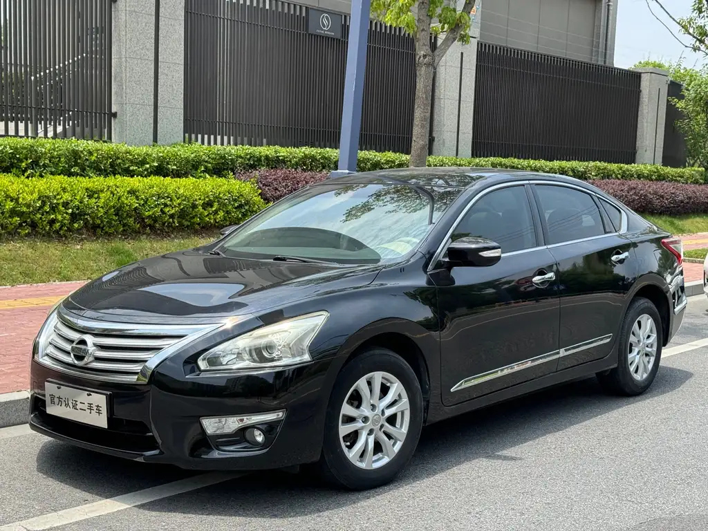 NISSAN TEANA 2013