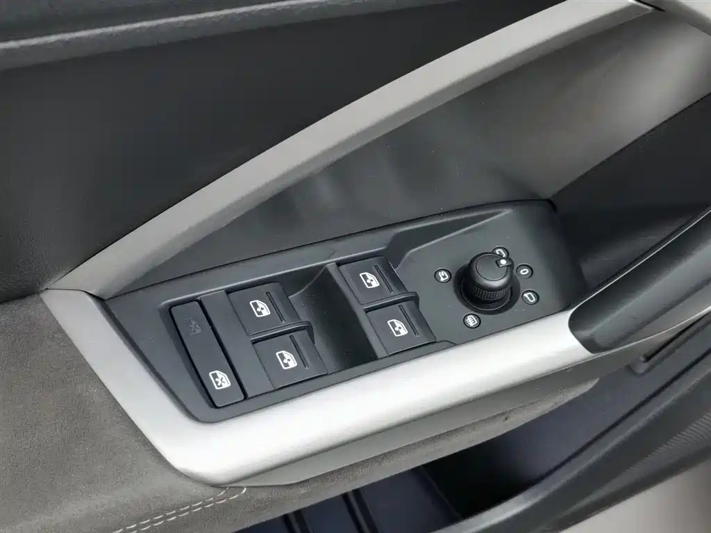 AUDI Q3 2019