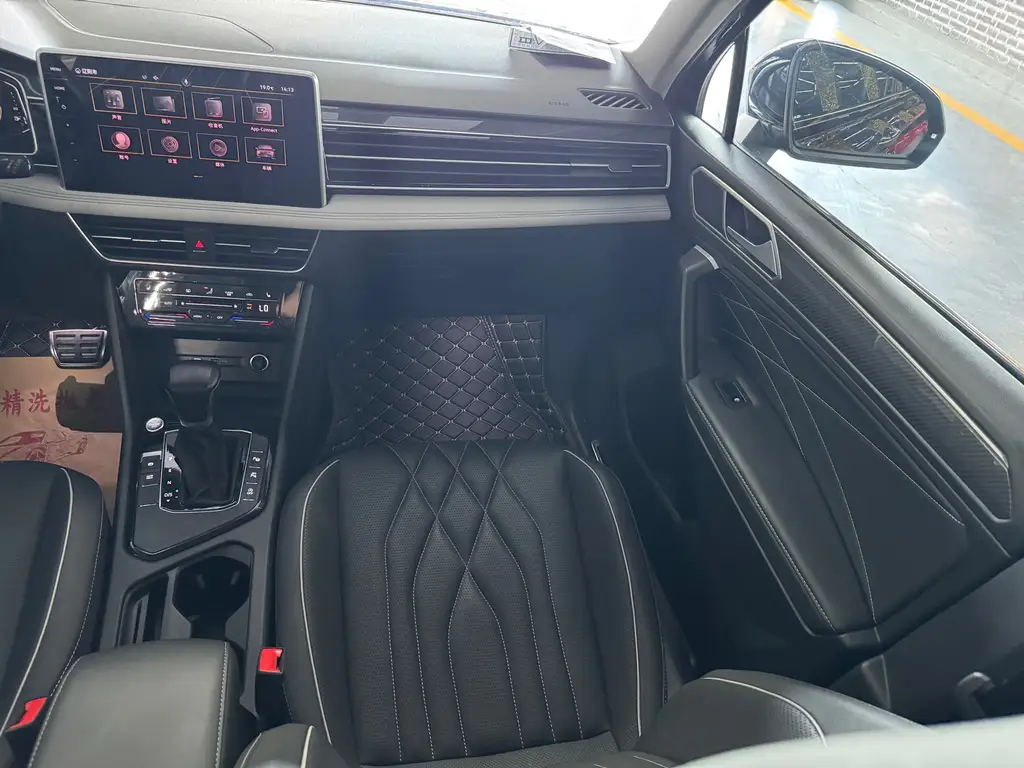 VOLKSWAGEN TIGUAN L 2022
