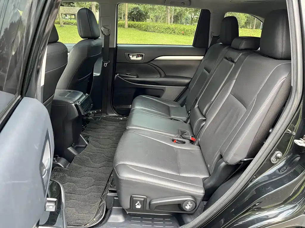 TOYOTA HIGHLANDER 2018